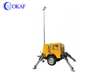 Mobile Überwachungs-Anhänger im Freien 360 Grad ganz um das Lichtmast-Mast-Fahrzeug angebracht